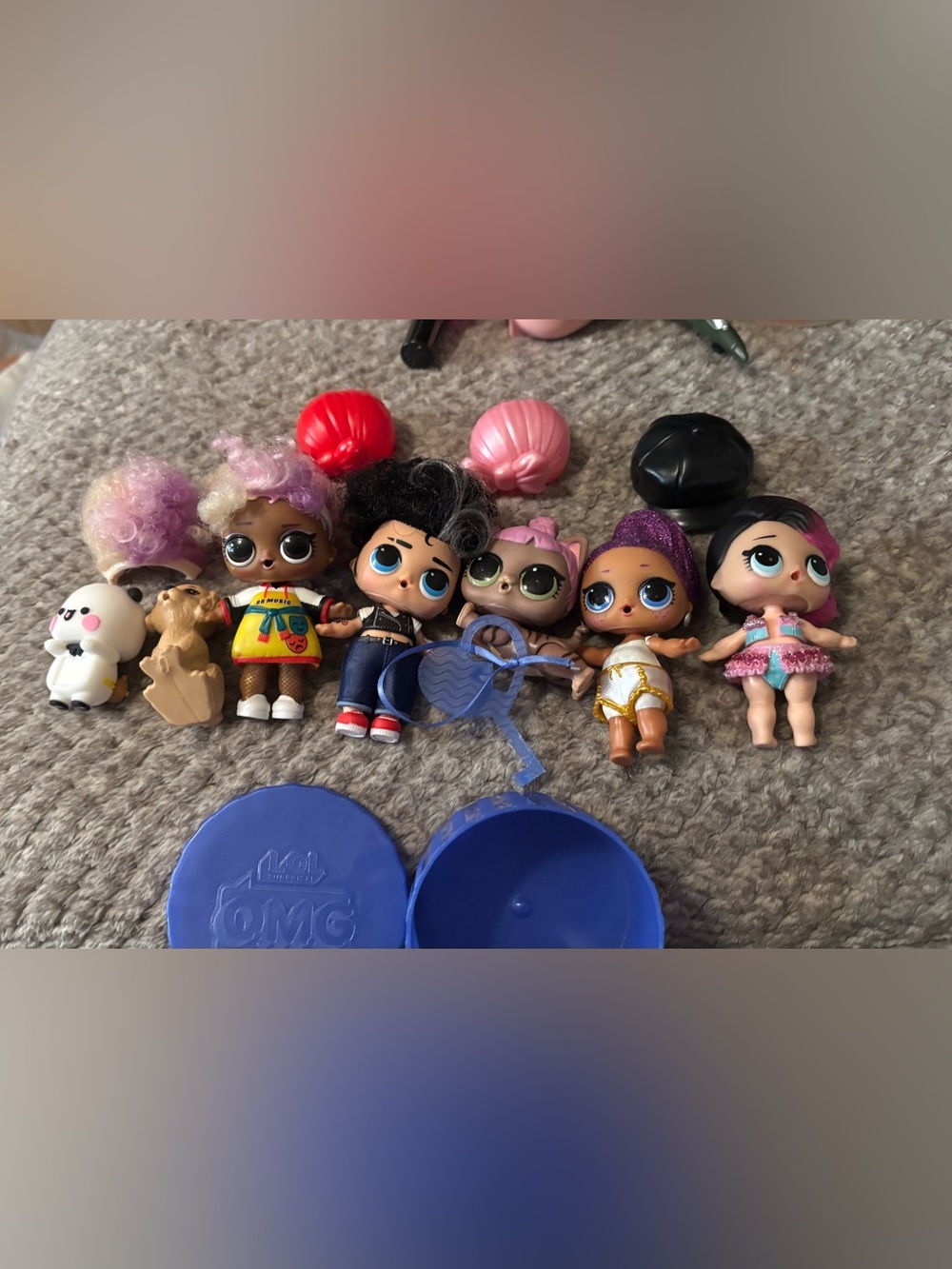 L.O.L. Surprise Doll Pet Lot 7 Figures Outfits Hairpieces Accessories Container